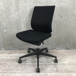 【関東倉庫在庫品】【身体の動きに合わせてフィットするチェア！】■コクヨ製　ウィザード2　肘無ローバックチェア　■ブラック【弊社使用欄：A00966374】【ECBMC】