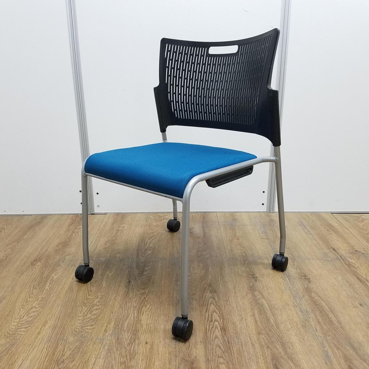 【ロット商品！】■オカムラ（okamura）　レーテシリーズ　■ターコイズ　背もたれブラック樹脂　■キャスター付　スタッキングチェア　ミーティングチェア　単品【まだまだ在庫たくさんあります！】
                        レーテ
                                    中古
            