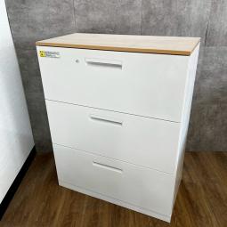 内田洋行製の【ラテラル書庫/HS/天板ナチュラル】が入荷しました！　＊福岡市拠点の「オフィスバスターズ福岡南店」は、福岡はもちろん、岡山・広島エリアにも対応しています。中古オフィス家具・チェア・デスク・複合機など一式手配可能。各地に特化した在庫とワンストップ対応で、起業・移転・レイアウト変更にしっかり対応し、岡山・広島でも安心の選択肢をご提供します。＊