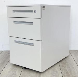 【在庫入替セール】【1台限定】イトーキのパーソナル収納ワゴン「CZR」入荷！中古　3段　ワゴン　脇　袖　ホワイト　オフィス　事務所　キャスター付　オフィスバスターズ　神戸店