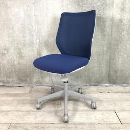 【在庫入れ替えSALE】【コスパ良し・見た目良し・使い勝手良しの優れもの！】■オカムラ(okamura)製　CG-Mメッシュ　■ローバック　■肘無し　■ミディアムブルー　シェル色：ホワイト〈岐阜・愛知・三重・静岡・福井〉