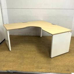 【定価約30万円程度】オカムラ　プロユニットシリーズ 　L字型デスク　天板ネオウッドライト×脚ホワイト　W1600×D1600の広々サイズ　限定1台入荷