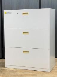 【在庫セール品・1脚限定】■ウチダ（UCHIDA）　BEストレージ　3段ラテラル書庫　ローキャビネット　■ホワイト　■シリンダー錠　【使い勝手の良い3段引き出し式の書庫です！】