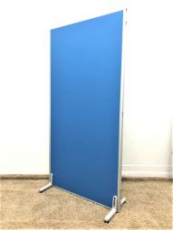 【ちょっとした間仕切りに使えます！】■ローパーテーション　 W900×H1800mm　ブルー　布張り　安定脚付き【衝立パネル】