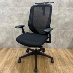 【1脚入荷】■オカムラ製　シルフィ（Sylphy）肘付ハイバック　■背面メッシュ　■可動肘　■コートハンガー　■ブラック