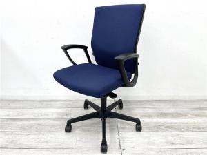 【南】オカムラ製のオフィスチェア【エスクードチェア/固定肘】が入荷しました！＊熊本市で、中古オフィス用品・オフィス家具をお探しなら「オフィスバスターズ熊本サテライト店」へ＊※サテライトは商談スペースのみの為、在庫は福岡の在庫を掲載しております。商品につきましてはお電話にてお問い合わせください。