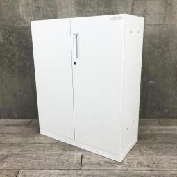 【7/9・3台限定】【シャープでスリムなデザイン！棚板は上下に調整が可能！】■コクヨ製　エディア　両開きローキャビネット　■ホワイト　■シリンダー鍵　★オフィスバスターズ心斎橋店