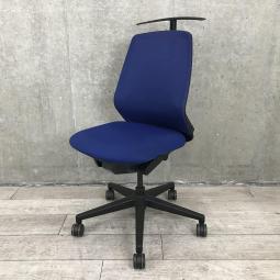 【関東倉庫在庫品】【調整がしやすく自分に合った座り方ができる！】■ウチダ製　ニンバス　肘無ローバックチェア　■ブルー【弊社使用欄：A00993544】【ECBMC】