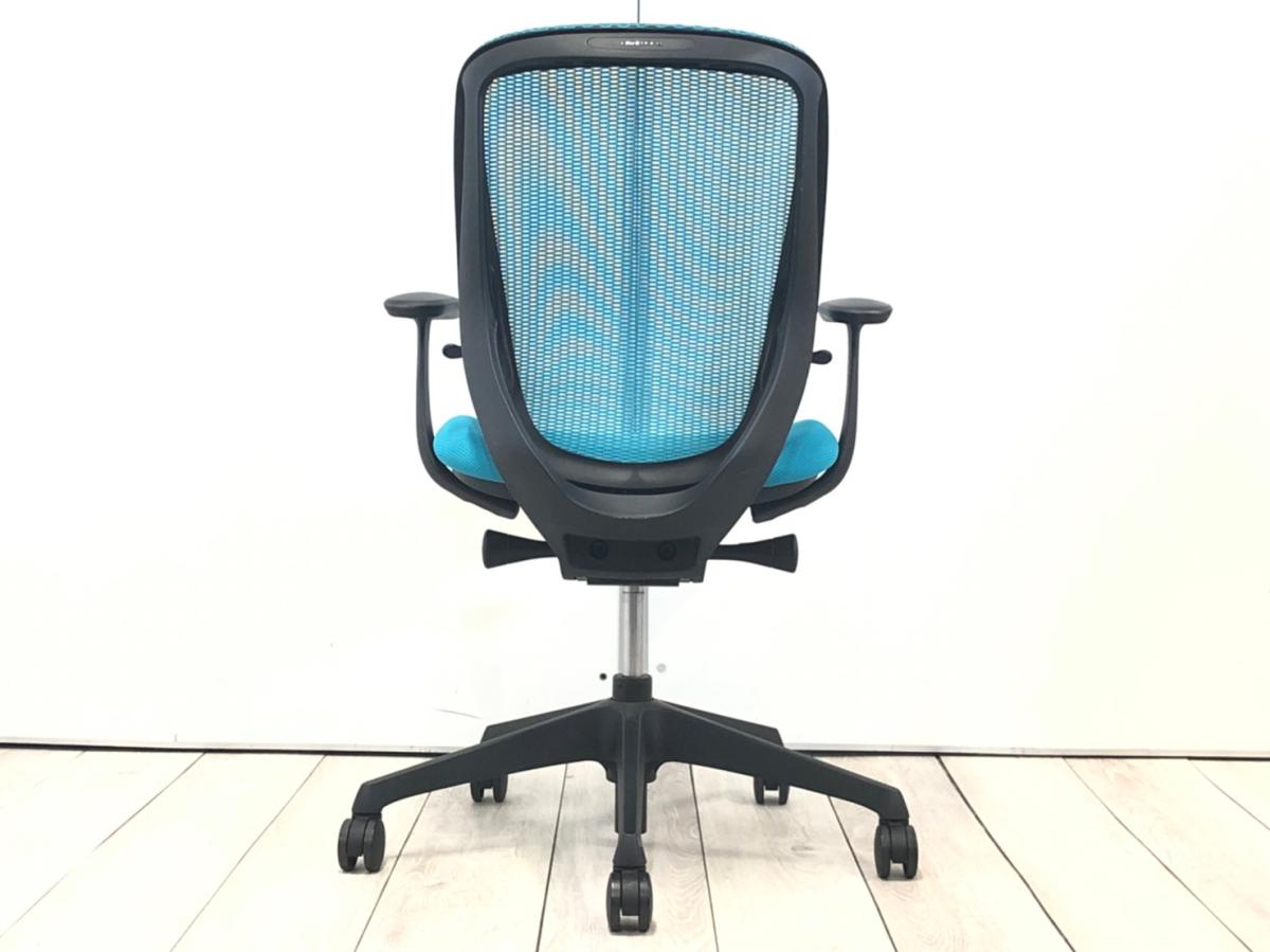 at　オカムラ　シルフィーチェア　ローバック　固定肘　前傾機能　メッシュ　中古品 中古】シルフィーメッシュ オカムラ/okamura 肘付ローバック