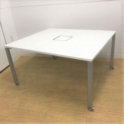 【キャスター付きで移動自由！空間を広く見せるオープン脚】■コクヨ（KOKUYO）　ワークフィット（WORKFIT）　ミーティングテーブル　角テーブル　W1400×D1200㎜　■ホワイト天板　■4本脚　■キャスター付き