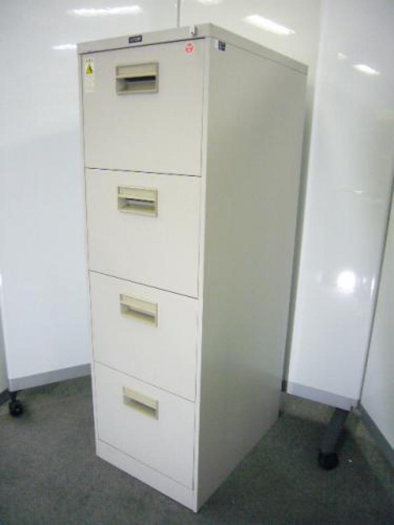 <font size=3><b><a href=http://www.officebusters.com/shop_showsai/kinshicho.php>書庫をご覧になったお客様、５人に１人がお買い上げ頂いております！なので、錦糸町店は書庫祭り！！大量在庫にてご提案します☆　</a></b></font>　　Ｂ４ファイルキャビネット　　カタログではファイルネットでした　　希少商品ですからお早めに！
                                    中古
            