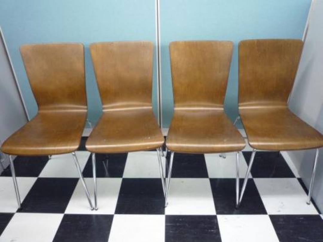 ■家庭にもなじむ■木製ミーティングチェア　4脚セット　【お勤め品】<A Href=http://www.officebusters.com/shop_showsai/saitama.php>■店内商品はなんと1400点展示■電話工事、コピー機、内装、電気工事、お引越し、などもお気軽にご相談下さいませ！■【随時キャンペーン実施中！詳細はこちらをクリック！　オフィスバスターズさいたま・大宮店TEL048-871-7390】</A>【会議チェア】
                                    中古
            