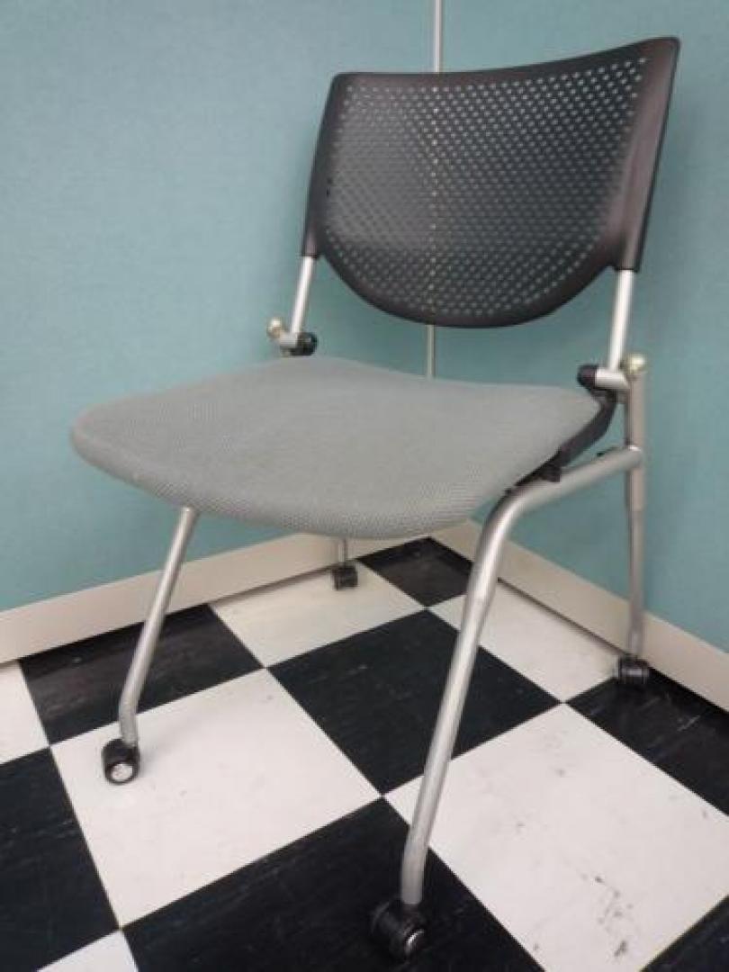 ■人気商品ネスティングチェア■【重ねて収納】プロスタック■【会議チェア】
                                    中古
            