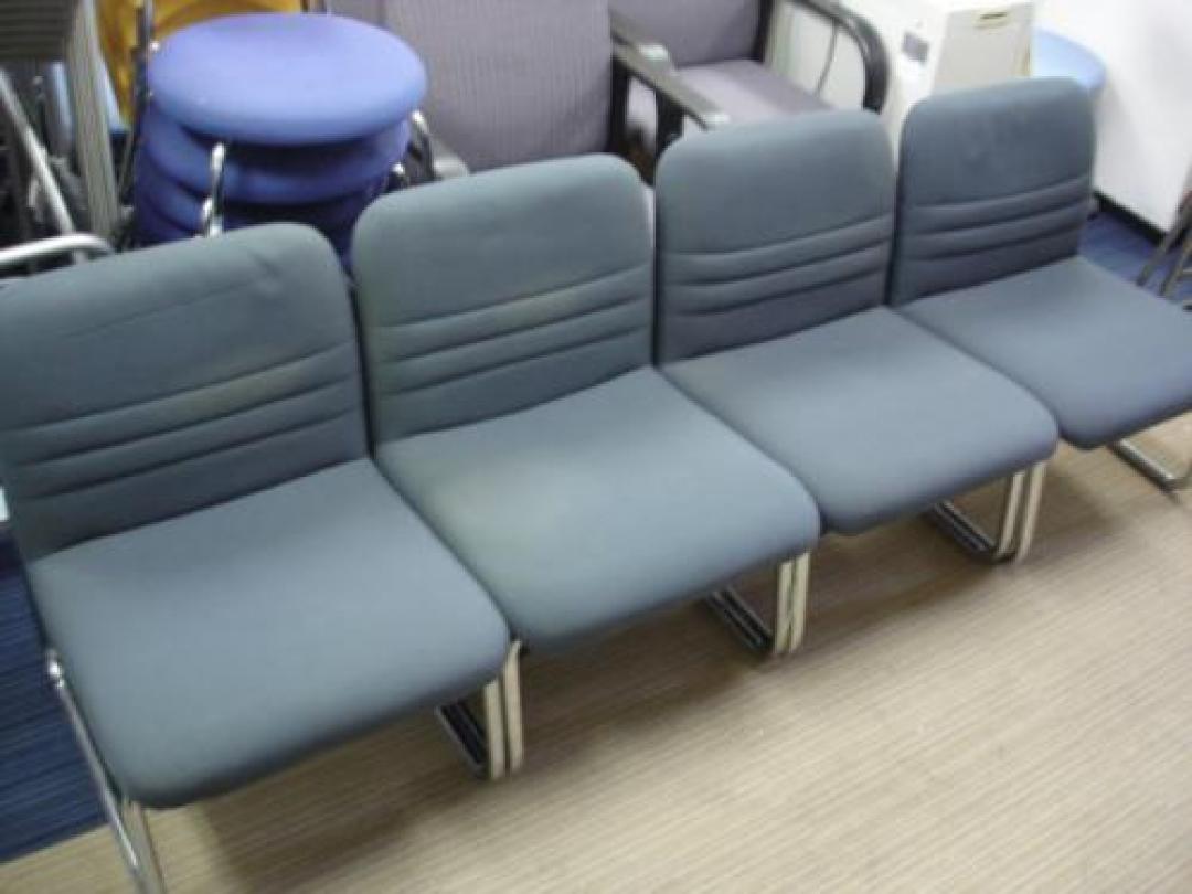 ■種類豊富な日本橋店■【ロビーチェア】■4脚セット価格！！■【待合室・ロビーに♪】■布地　ブルー■
                                    中古
            