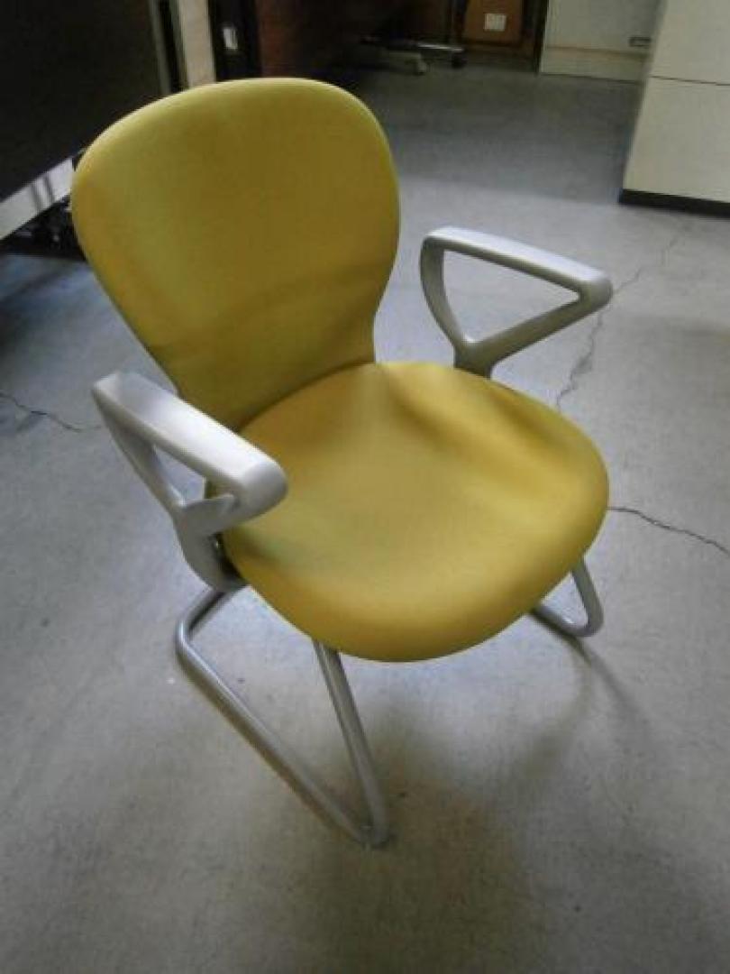 ミーティングチェア【会議チェア】
                                    中古
            