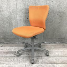 【関東倉庫在庫品】【スタンダードなオフィスチェア！】■オカムラ製　カロッツァ　肘無ローバックチェア　■オレンジ【弊社使用欄：A00992414】【ECBMC】
