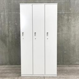 【ゆとりのある収納スペース！衣類や個人の荷物の管理・増員にもオススメ！】■イトーキ（ITOKI）製　ハニラインシリーズ　3人用ロッカー　更衣ロッカー　■ホワイト　■シリンダー錠　【常に人気の高い更衣用ロッカー】