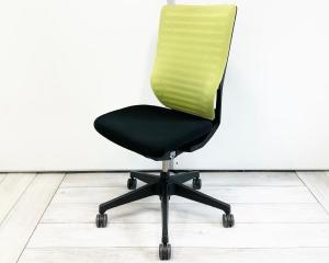 【操作レスで体格にマッチ！優しいグリーンカラーでオフィスの雰囲気も柔らかく！】■イトーキ（ITOKI）　■エピオス(epios)　■ハイバック　■肘無しチェア　■ライトモスグリーン　■ブラックフレーム