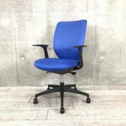 【人の背中を優しく包み込む！コスパ良しのソプラチェア入荷！】■コクヨ（KOKUYO）製　ソプラチェア（Sopra）　肘付ハイバック　■固定肘　■コバルトブルー×ブラックシェル