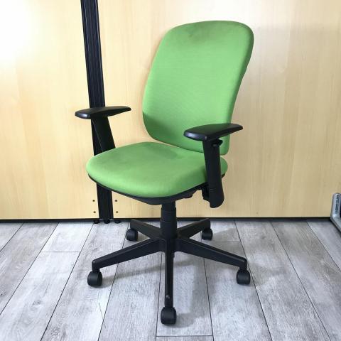 【中古】Presea  プラス（PLUS） 肘付ハイバックチェア