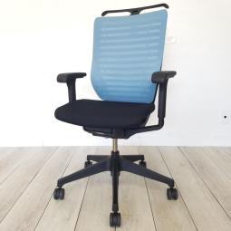 【4脚入荷】イトーキの定番チェアが入荷！中古　オフィスチェア　OAチェア　高級チェア　ワイヤーメッシュ　メッシュバック　ハイバック　家具　リサイクル　テレワーク　在宅ワーク　イトーキ　ITOKI　ターコイズブルー　ハンガー付き　アジャスタブル肘