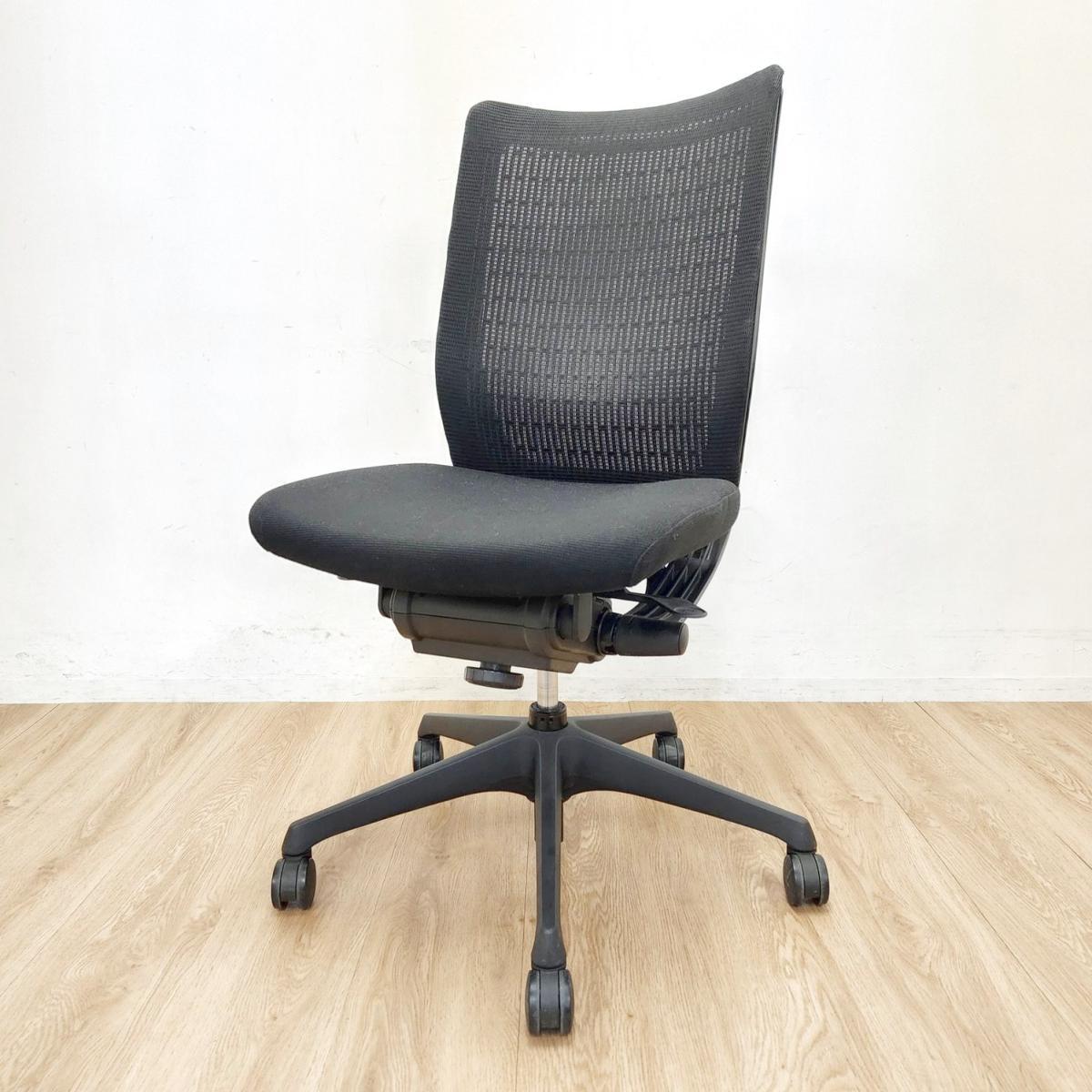 【1脚入荷】人気の樹脂メッシュチェアが入荷！オカムラ　中古　オフィスチェア　OAチェア　テレワーク　在宅ワーク　ヴィスコンテ　ブラック【コスパ！】
                        ヴィスコンテチェア
                                    中古
            