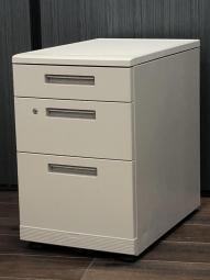【4台入荷】【2025.07.15入荷予定】デスク下の収納に！定番カラーで使いやすい オフィスバスターズ　梅田本店