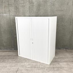 【珍しいシャッター式書庫が入荷！扉が書庫内に収まるため導線の邪魔になりません！】■オカムラ（okamura）　レクトラインシリーズ　シャッター式書庫　W900×D450㎜　■シリンダー錠　■ホワイト　※ベース無【弊社使用欄：A01019733】