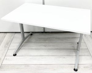 【シンプルなホワイトテーブル！ちょっとした作業用やパーソナル使用に！】■コクヨ（KOKUYO）製　ジュート（JUTO）シリーズ　ミーティングテーブル　W1200×D750㎜　■T字脚　■天板：ホワイト