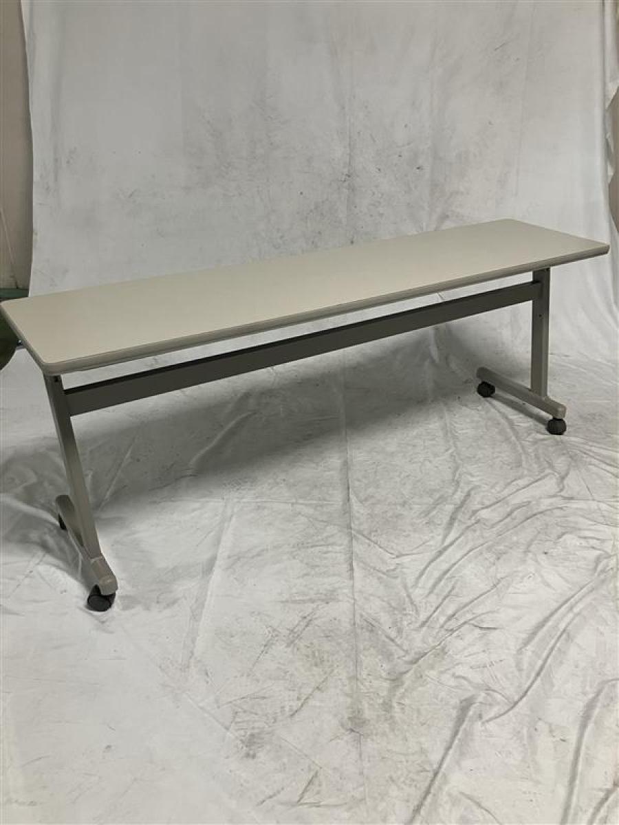 【在庫入れ替えSALE】【会議用テーブル・研修用テーブルに最適】3人座れる幕板なしサイドスタックテーブル　セミナーや会議室・休憩室にオススメ　【CS在庫】
〈岐阜・愛知・三重・静岡・福井〉
                        KT-900
                                    中古
            