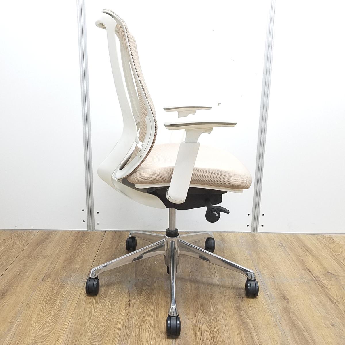 【中古 S(美品)】Sylphy(シルフィー) C685BW-FMP0 中古】シルフィーメッシュ C685BW FMP7 オカムラ/okamura 肘付