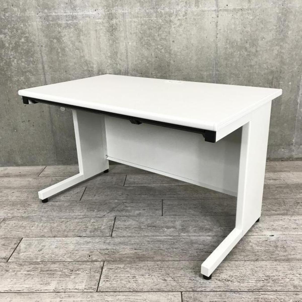 【定番サイズの幅1200㎜！人気のホワイト平デスク！】■プラス（PLUS）製　フラットラインシリーズ　平机　幅1200mm　■引き出し付き　■色：ホワイト
                        フラットライン
                                    中古
            