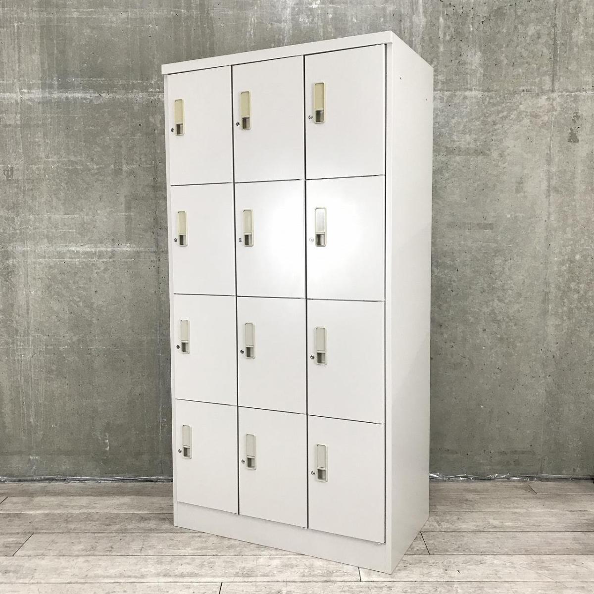 【省スペースで多人数分収納できます！】■イトーキ（ITOKI）製　SLシリーズ　12人用ロッカー　更衣用ロッカー　W900×D515㎜　■3列×4段収納　■シリンダー錠　■グレー
                        SLシリーズ
                                    中古
            