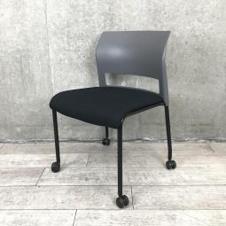 【関東倉庫在庫品】【会議や研修にオススメのチェア！】■スチールケース製　Move スタッキングチェア　■ブラック【弊社使用欄：A00995502】【ECBMC】【在庫入替セール品につき限定特価！】