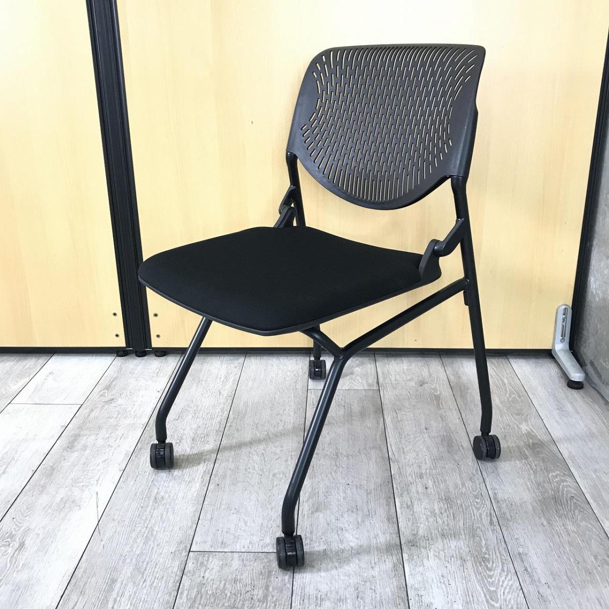 【背のスリットデザインはベンディング機能！】■オカムラ（okamura）製　ルナチェア（RUNA）　ネスティングチェア　ミーティングチェア　キャスター付　■背面樹脂メッシュ（ヌードタイプ）　■ブラック
                        ルナ
                                    中古
            