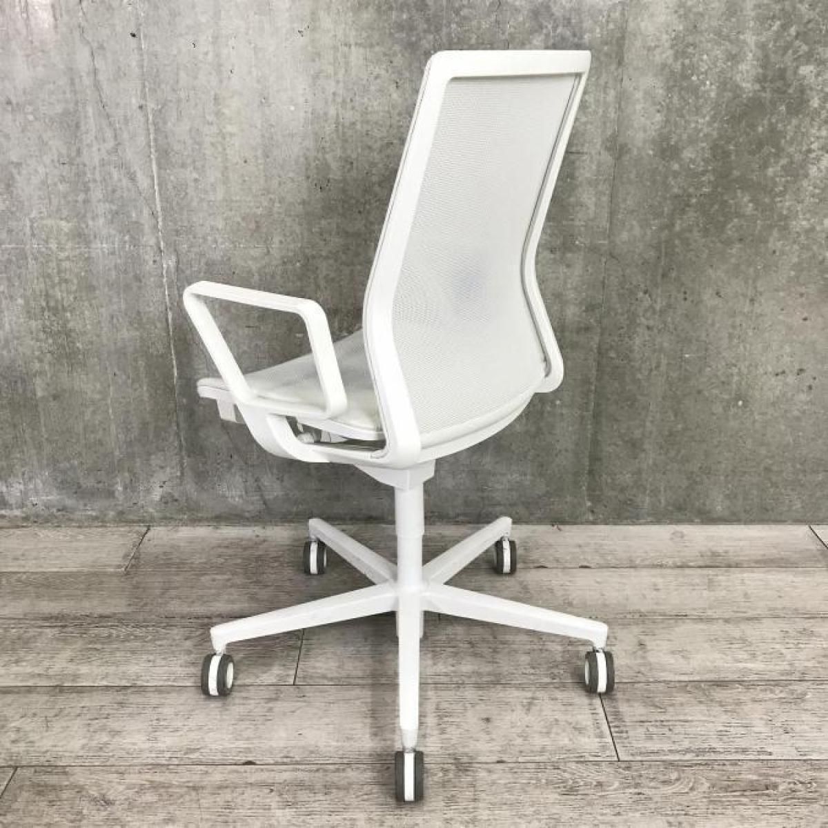 【美品】コクヨ　ファブレチェア(背座メッシュ) 中古】ファブレ メッシュ コクヨ/KOKUYO 肘付ローバックチェア
