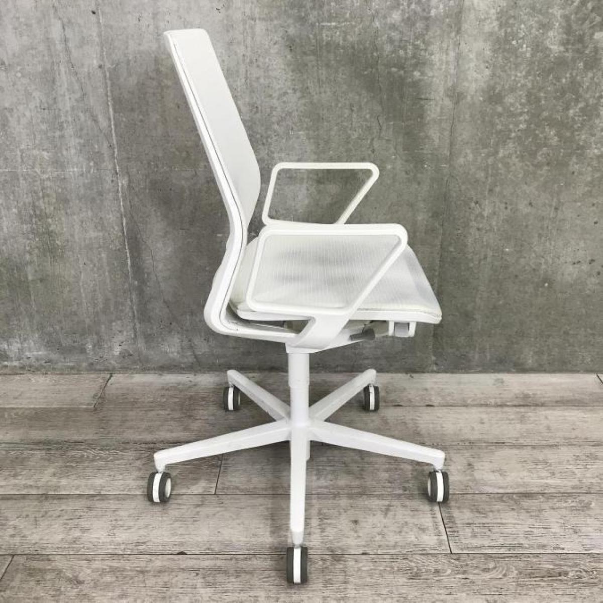 【美品】コクヨ　ファブレチェア(背座メッシュ) 中古】ファブレ メッシュ コクヨ/KOKUYO 肘付ローバックチェア