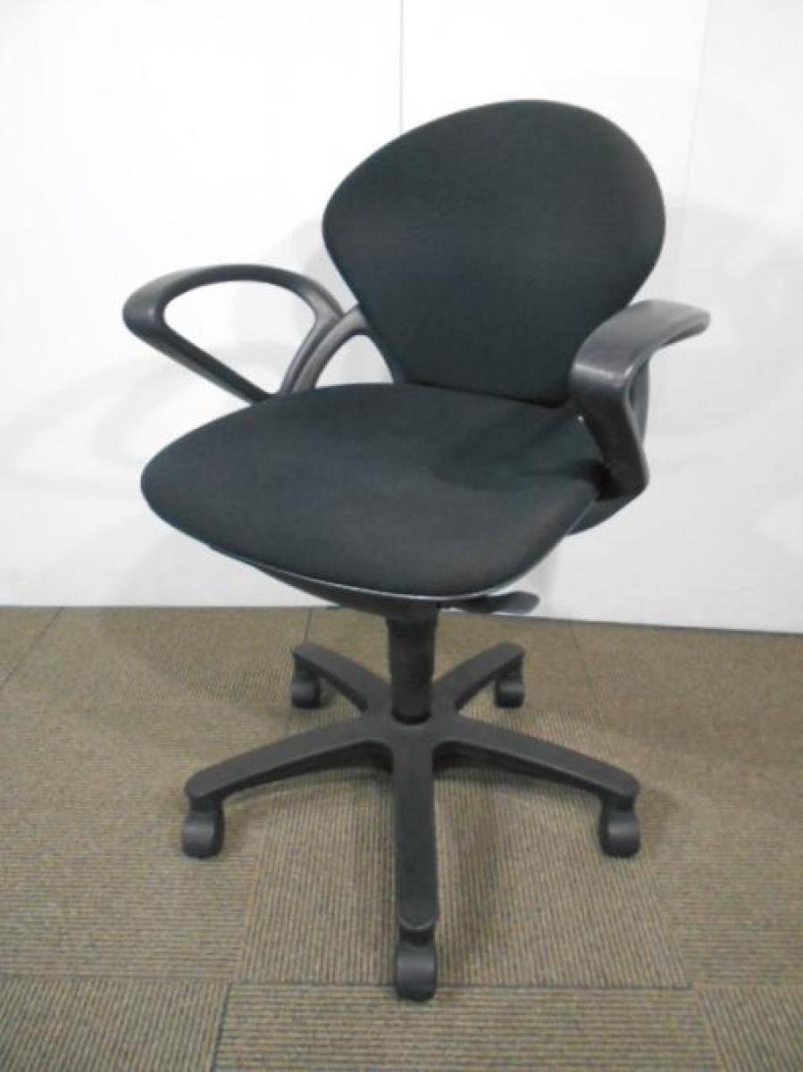 【残り1脚！】イトーキ製プレーゴチェアが入荷致しました！コスパ抜群の定番OAチェア！　中古家具　リサイクル
                        プレーゴチェア
                                    中古
            