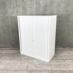 【珍しいシャッター式書庫が入荷！扉が書庫内に収まるため導線の邪魔になりません！】■オカムラ（okamura）　レクトラインシリーズ　シャッター式書庫　W900×D450㎜　■シリンダー錠　■ホワイト　※ベース付