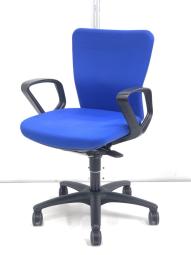 【博】/大量入荷/オカムラ製/カロッツァ/肘付ローバックチェア/ネイビー/福岡/天神/博多/安い/回転椅子/事務椅子/オフィスチェア