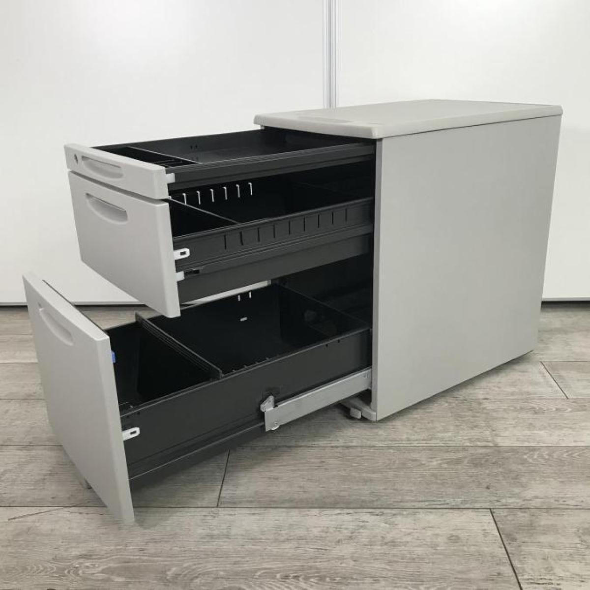 Combi コンビ ホワイトレーベル ネムリラ コードレス AUTO SWING