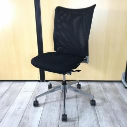 【デザインと機能をともに充実させた欲張りなローコストチェア！】■イトーキ（ITOKI）プラオアルファチェア　肘無ハイバック　背面メッシュ　■ブラック【通気性抜群のメッシュ！】