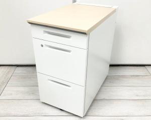 【収納と作業スペースを同時に確保！フリアドデスクや平机のお供に！】■コクヨ（KOKUYO）　iS（アイエス）シリーズ　3段脇机　■W400×D700×H720㎜ 　■ホワイト/天板：木目ナチュラル　■シリンダー錠〈岐阜・愛知・三重・静岡・福井〉