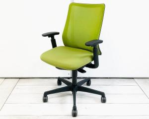 オカムラ製/フルーエント/グリーン/オフィスチェア/可動肘/グリーン/中古/オフィス家具/安い