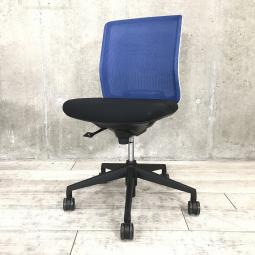 【背面メッシュのローコストチェア！】■ウチダ（UCHIDA）製　カリッサ（Carissa）　肘無し　ローバックチェア　■背面メッシュ：ブルー　座面：ブラック　シェルフレーム：ホワイト　【弊社使用欄：A01024445】