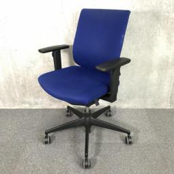 【4台限定】【在庫入替品】大人気/オススメ/定番 コクヨ（KOKUYO）　ウィザード（wizard）　肘付きローバック　■可動肘　■ミディアムブルー　オフィスバスターズ　梅田本店