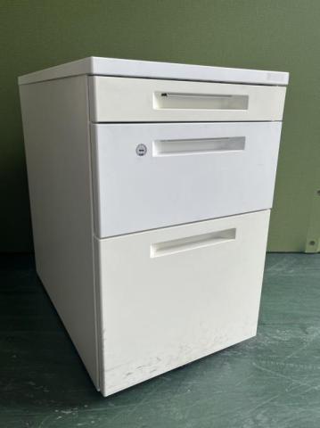 【新品・未使用】　デスク＆チェアー　キラキラ取っ手 脇机・ワゴンの通販 川崎店 - 中古オフィス家具ならオフィス