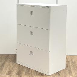 ★【正面キズ】オカムラ製　レクトラインシリーズ　ホワイト　注意※W900/Ｄ500/H1250サイズ　オフィスの必需品！　大容量の3段キャビネット　3段ラテラル書庫！！
