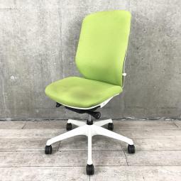 【定価約11万円】【快適な座り心地を実現！人気シリーズの背面クッションモデル！】■オカムラ（okamura）製　シルフィーチェア　肘無ハイバック　背面クッションタイプ　■ライムグリーン×ホワイトシェル