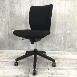 【在庫セール品・3脚限定】■内田洋行 (UCHIDA)　エポ　肘無ローバック　■ブラック　【ローコストかつシンプルデザイン！コンパクトで使いやすいサイズ感が人気です！】
